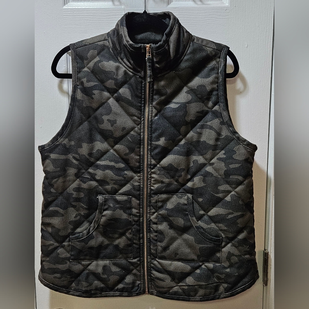Mud Pie Camo Quilted Vest